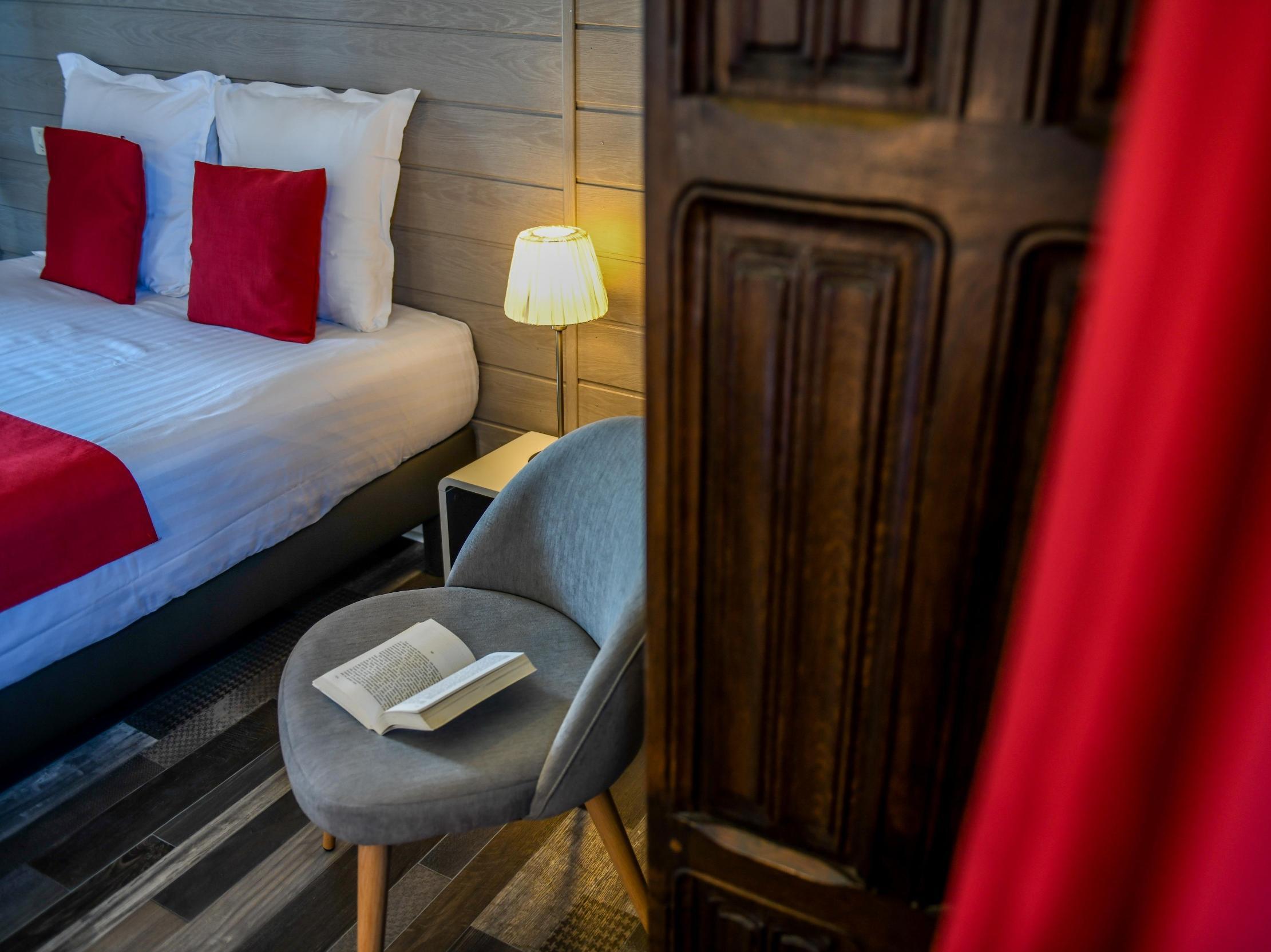 Logis Hostellerie Du Neez Gan Bagian luar foto
