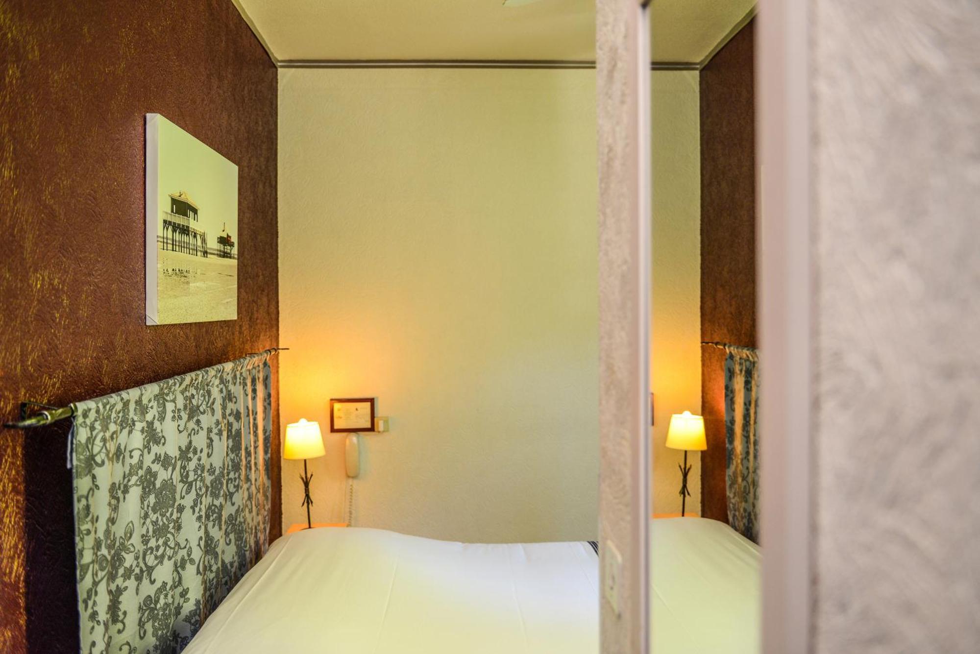 Logis Hostellerie Du Neez Gan Ruang foto