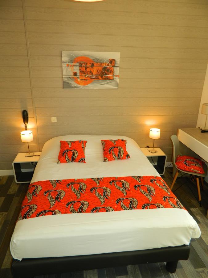 Logis Hostellerie Du Neez Gan Bagian luar foto
