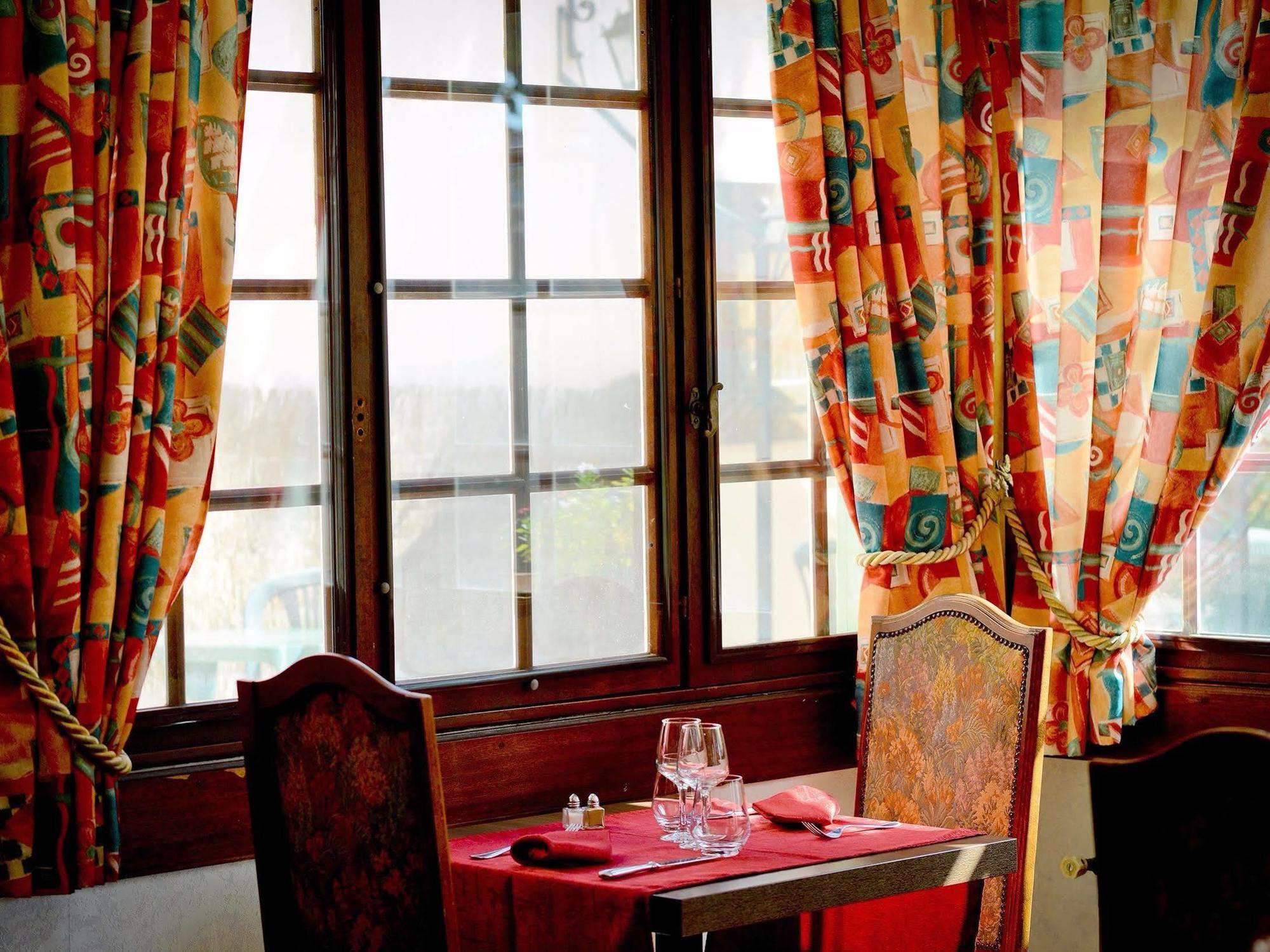 Logis Hostellerie Du Neez Gan Bagian luar foto