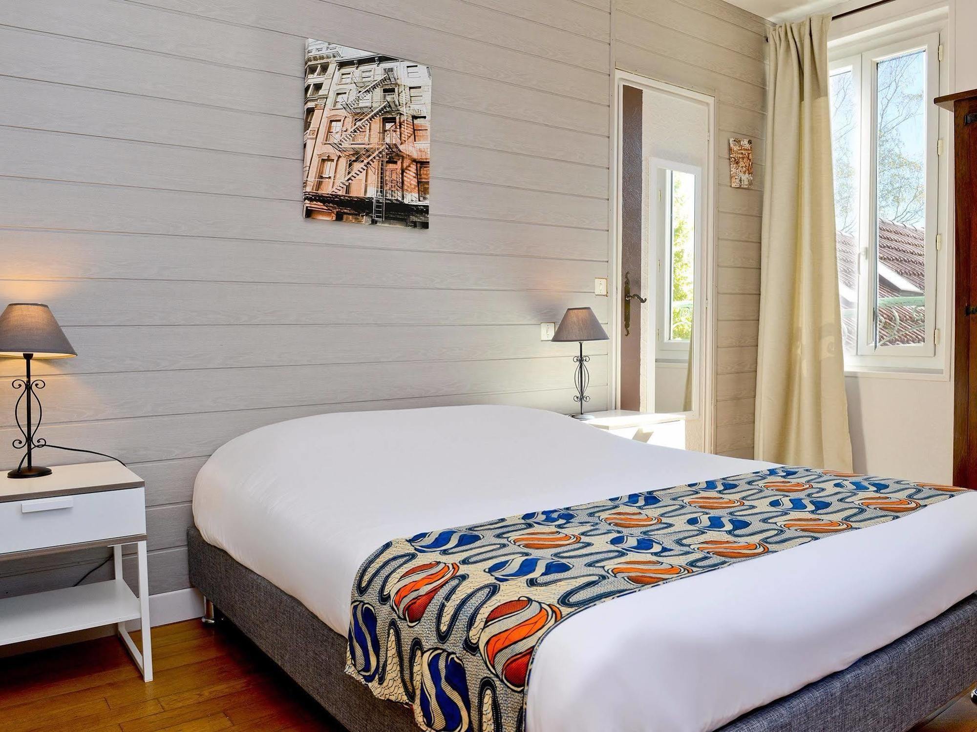 Logis Hostellerie Du Neez Gan Bagian luar foto
