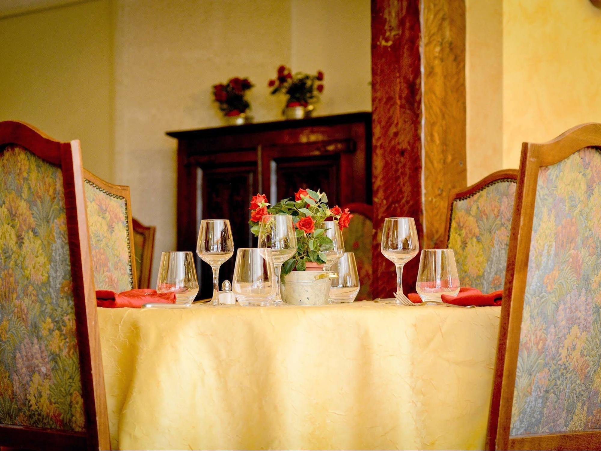Logis Hostellerie Du Neez Gan Bagian luar foto