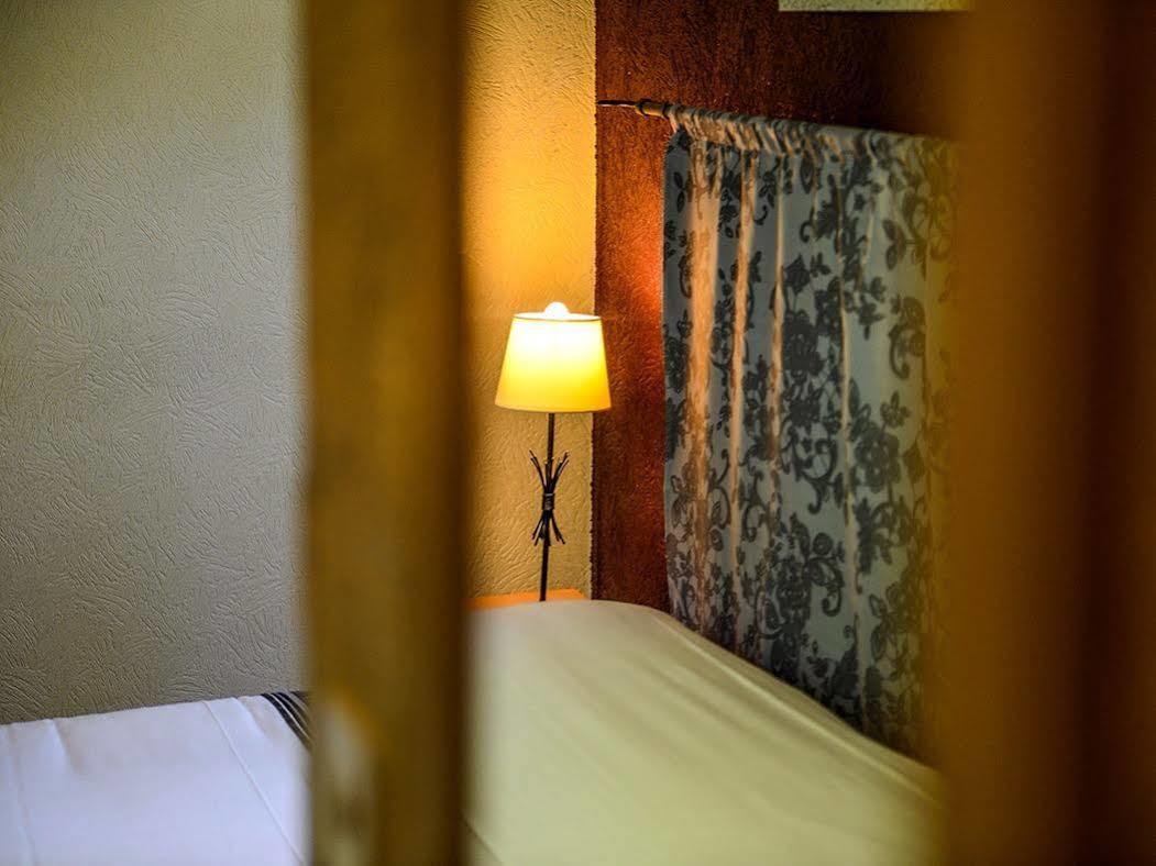 Logis Hostellerie Du Neez Gan Bagian luar foto