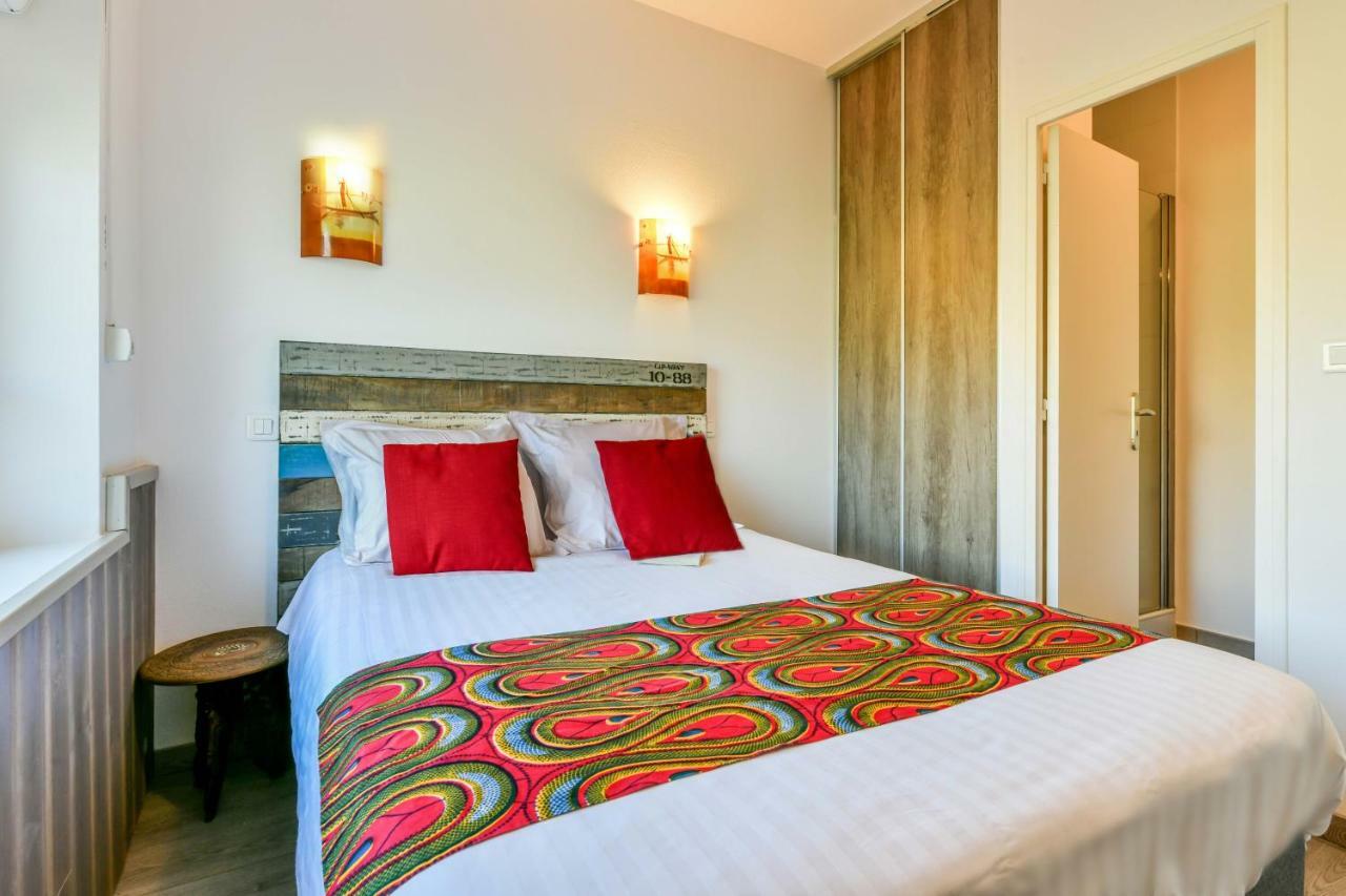 Logis Hostellerie Du Neez Gan Bagian luar foto